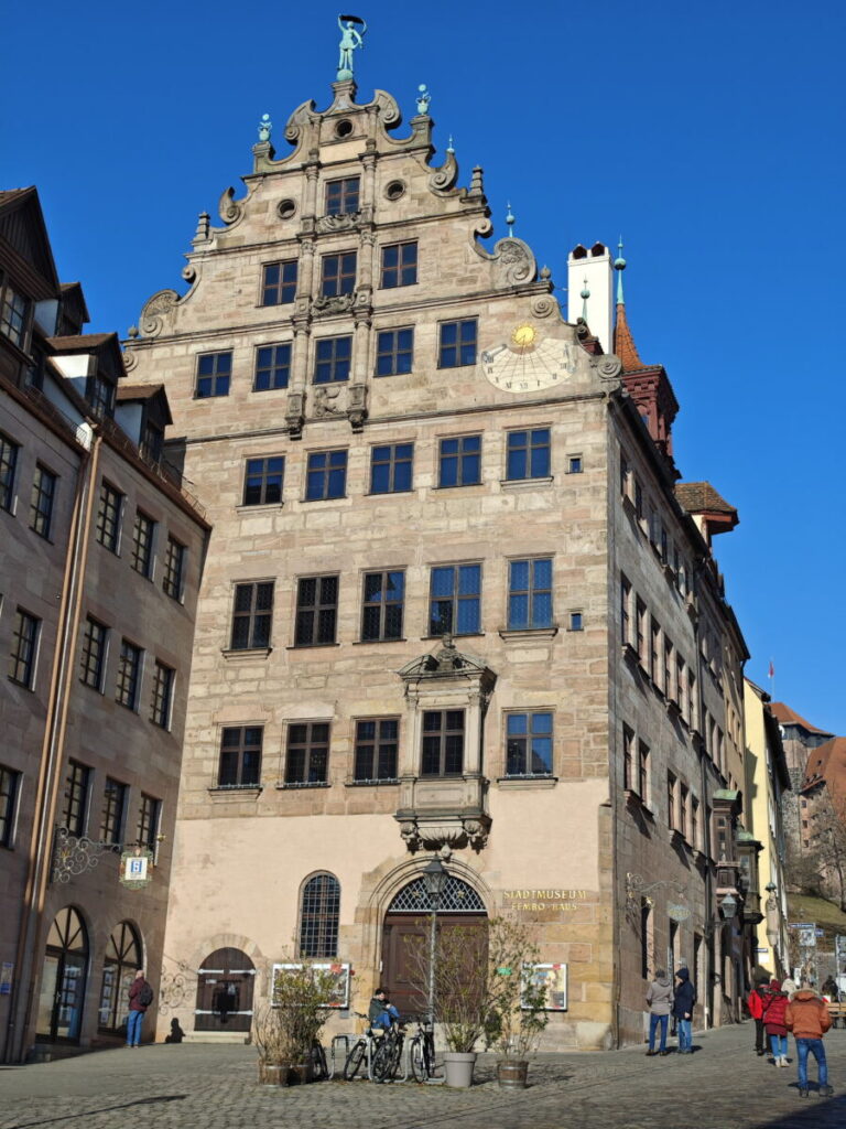 Fußgängerzone Nürnberg zwischen Hauptmarkt und der Burg